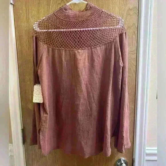 Free People On the Island Top in Spice Crochet Neck Button Details Size S NEW - Picture 4 of 11